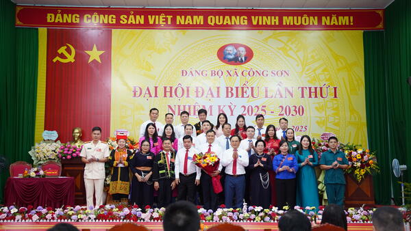 DẤU ẤN MỘT NĂM VẬN HÀNH CHÍNH QUYỀN ĐỊA PHƯƠNG 2 CẤP Ở XÃ CÔNG SƠN