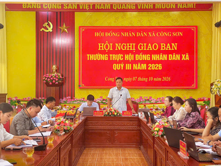 Kinh tế - Chính trị