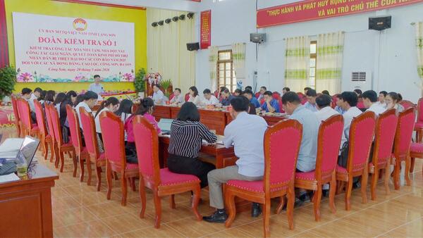 ỦY BAN MTTQ VIỆT NAM TỈNH KIỂM TRA CÔNG TÁC XOÁ NHÀ TẠM, NHÀ DỘT NÁT VÀ HỖ TRỢ NHÂN DÂN BỊ THIỆT HẠI DO BÃO