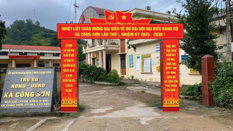 Một số hình ảnh trang trí khánh tiết và tuyên truyền lưu động chào mừng Đại hội Đại biểu Đảng bộ xã Công Sơn lần thứ I, nhiệm kỳ 2025 – 2030